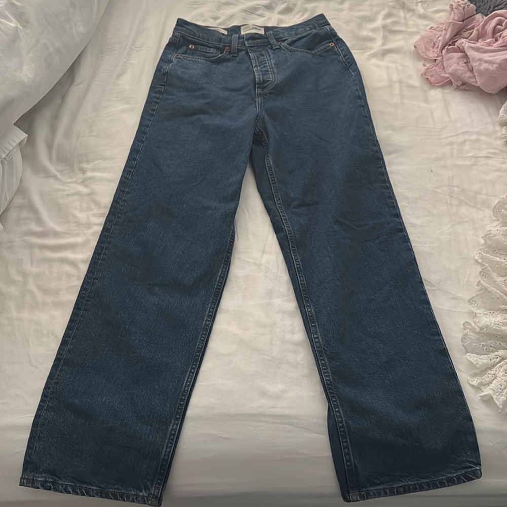 NWOT Women’s Universal Thread High Rise Straight Jean